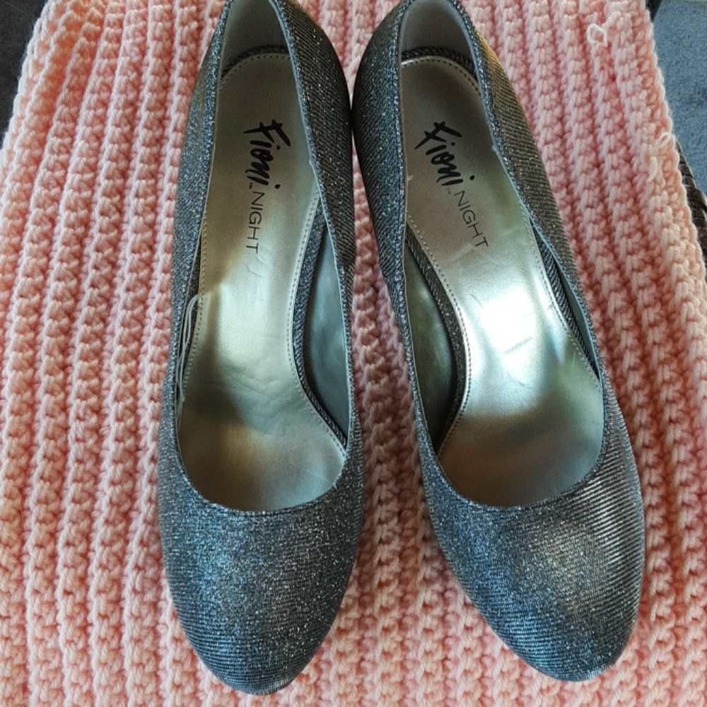 FIONI Shoes NWOT